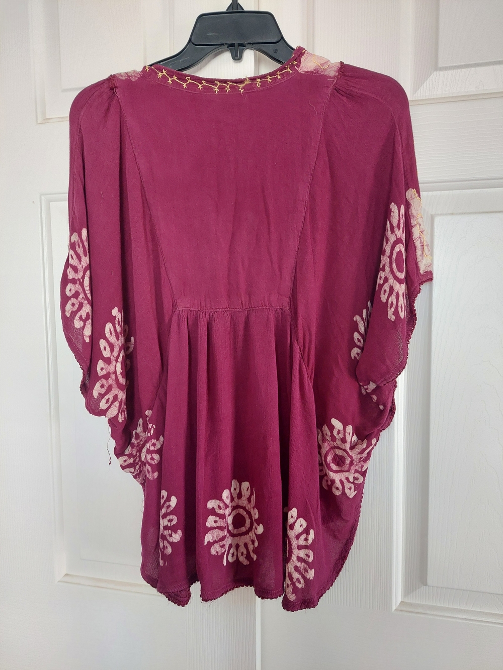 Moda Burgundy Tunic with Cream Tie-Dye and Embroidered Motifs - Picture 2 of 4
